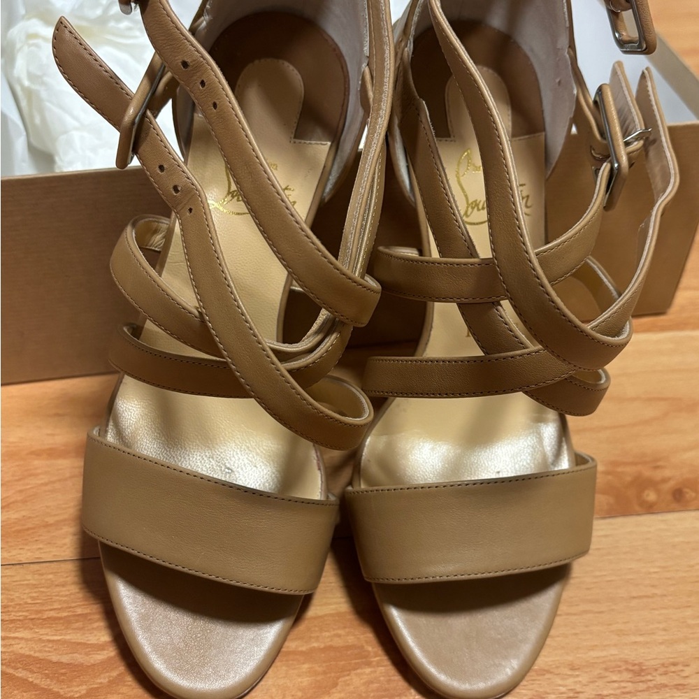 Elegant Tan Strappy Sandals - Picture 9 of 12
